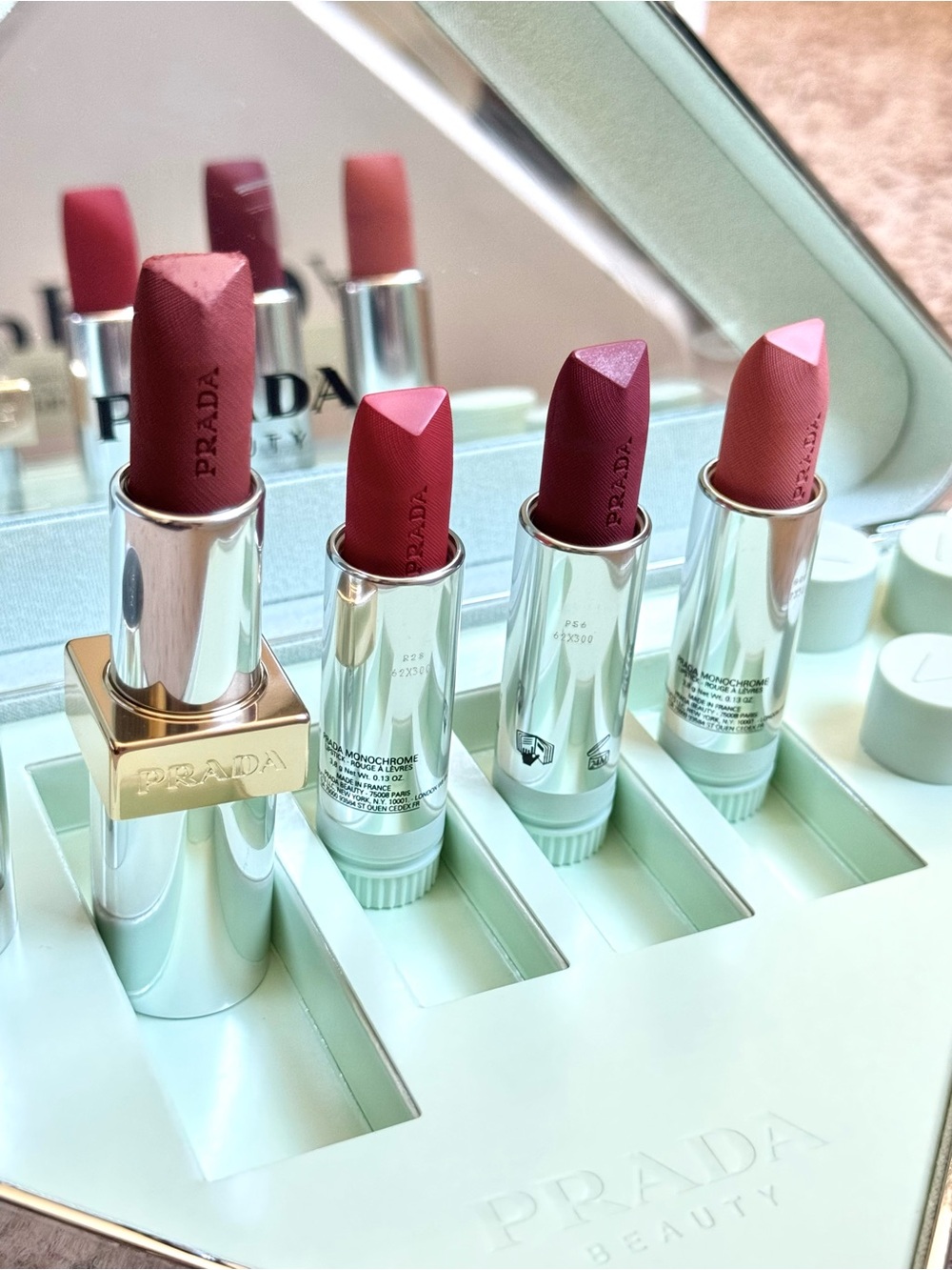 NWT Prada Lipstick Clutch Gift
Set